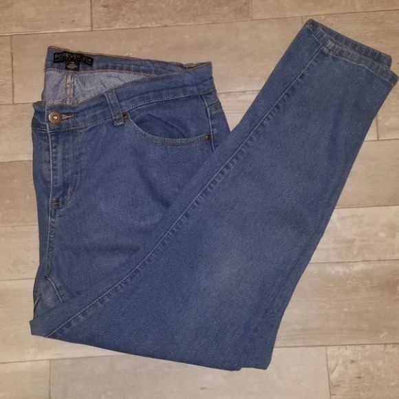 Forever 21 Plus Size Jeans - Picture 2 of 5